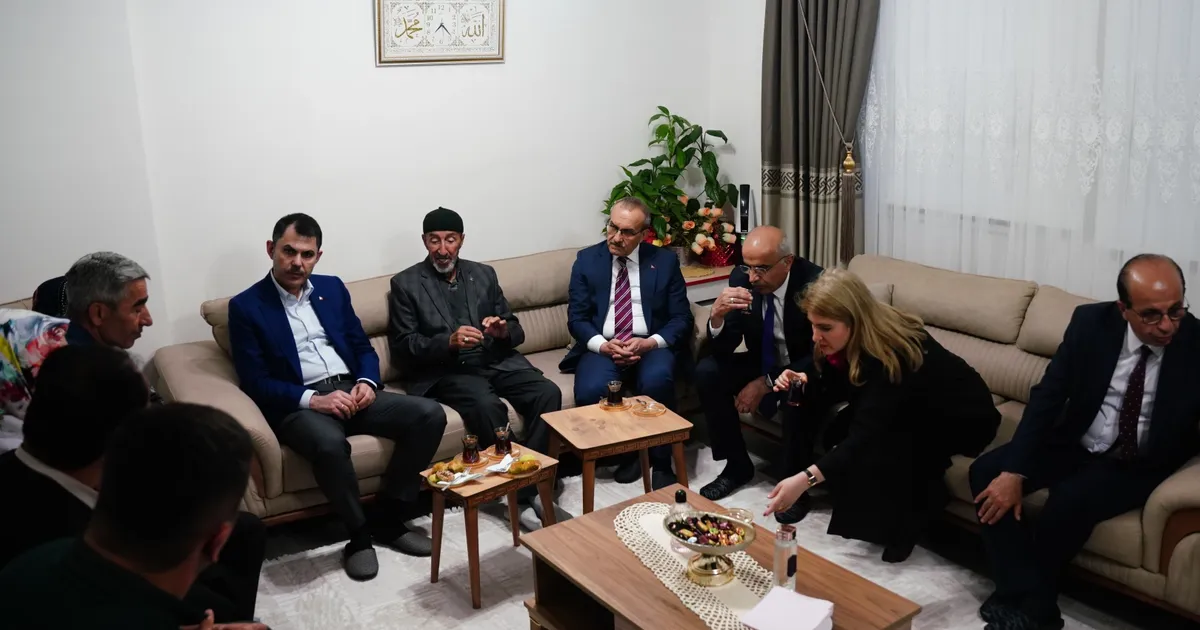 Bakan Kurum Malatya’da köy evine konuk oldu