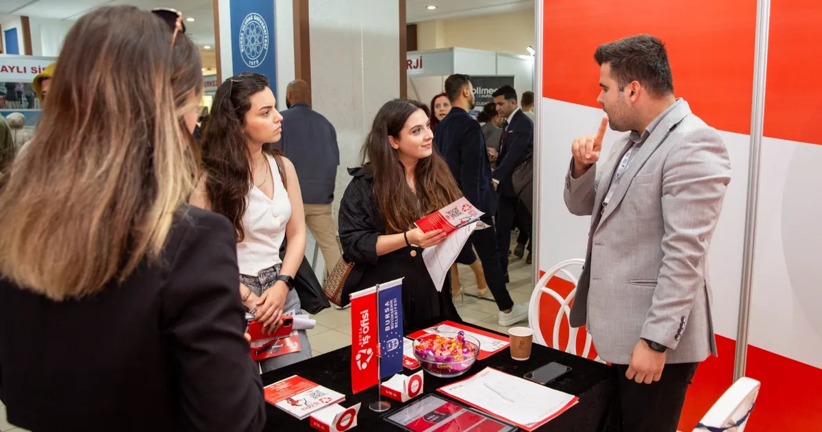 Bursa Büyükşehir, kariyerde gençlerin yanında