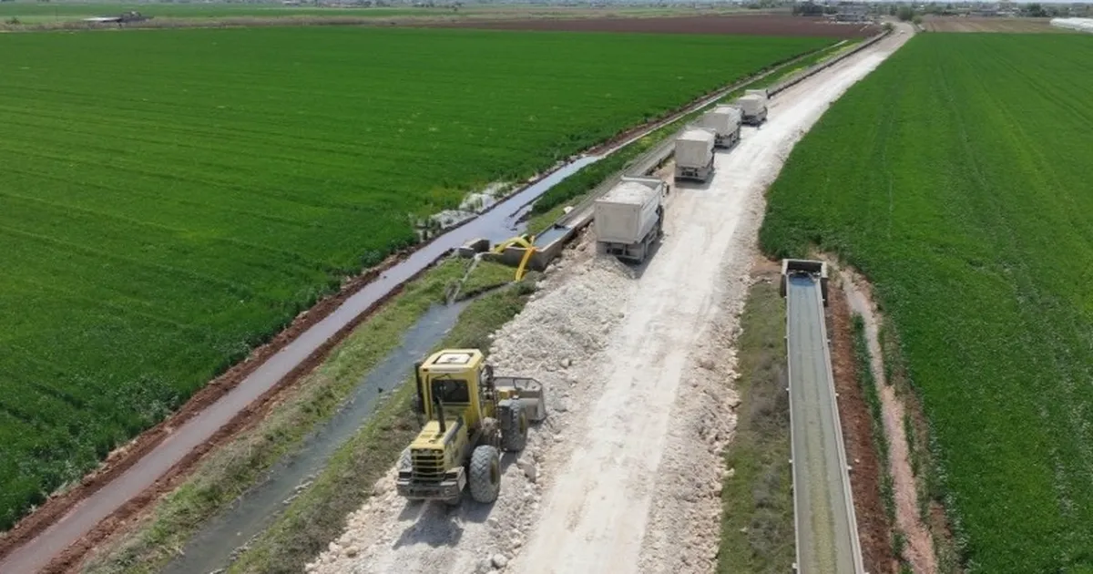 Büyükşehir, karayolları standartlarında yol yapıyor