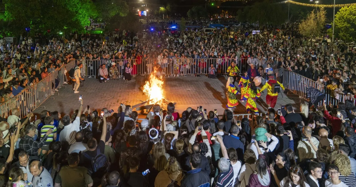 Hıdırellez ateşi İzmir Kültürpark’tan yükseldi