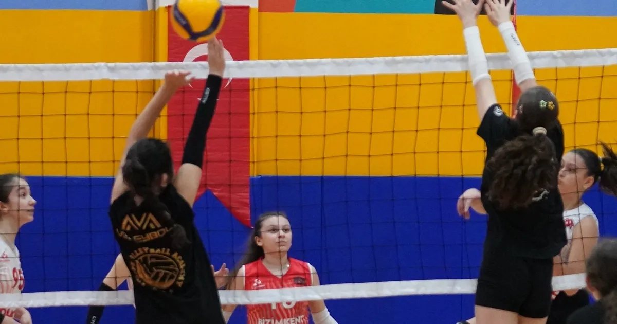 İstanbul Beylikdüzü’nde voleybol turnuvası başladı