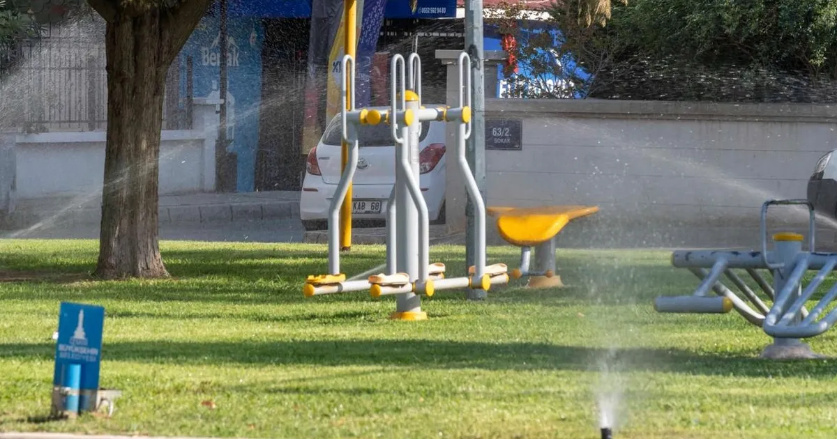 İzmir’in parklarında su kaybına geçit yok