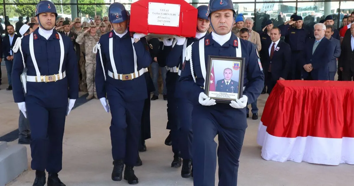 Kazada hayatını kaybeden Uzman Çavuş son yolculuğuna uğurlandı
