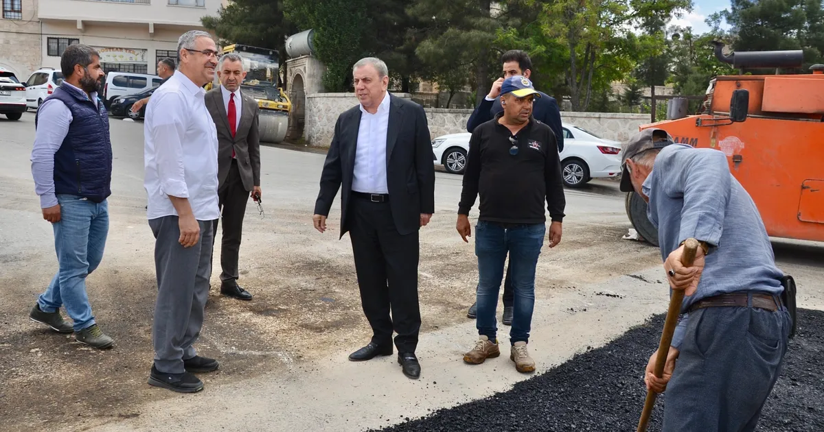 Mardin’de Başkan Şahin’den asfalt çalışmalarına yakın mercek