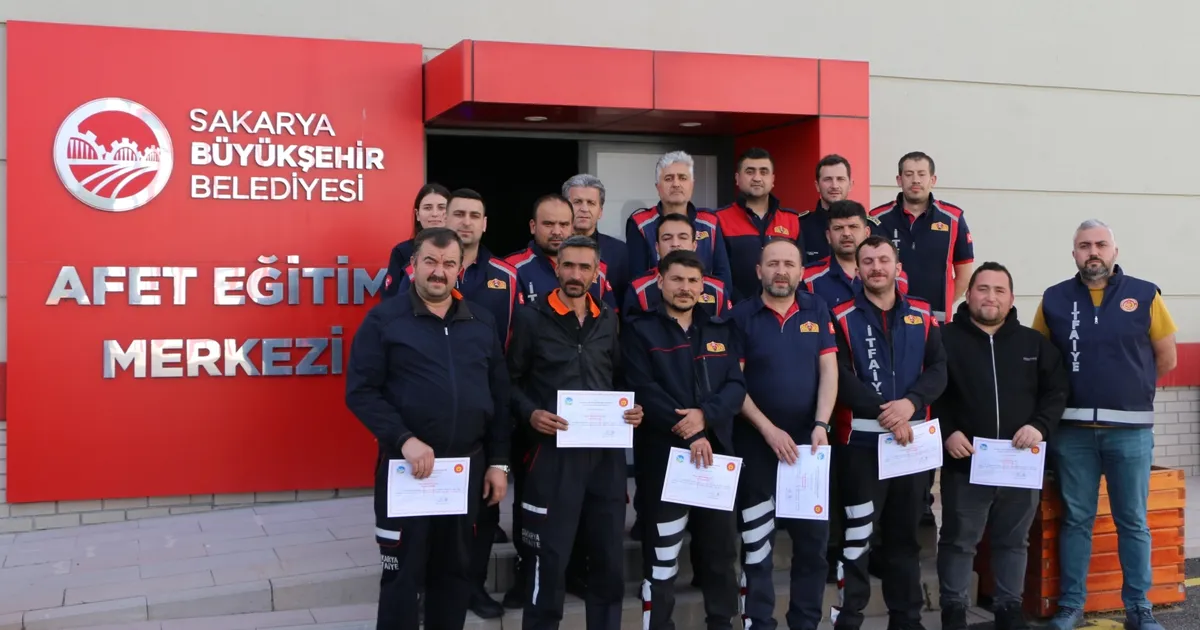Sakarya İtfaiyesi eğitimlerle rol şehir oluyor