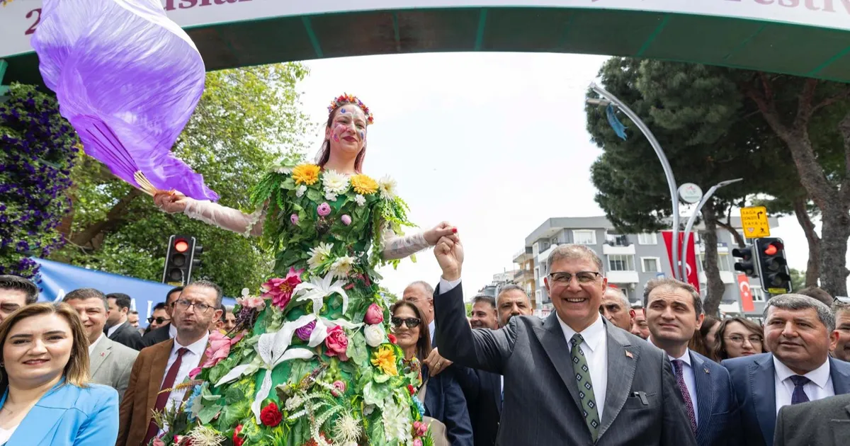 Uluslararası Bayındır Çiçek Festivali’ne coşkulu start
