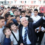 Bursa'da Başkan Bozbey karne sevincine ortak oldu