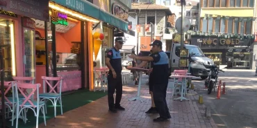 İzmit’te kaldırımlar yenileniyor