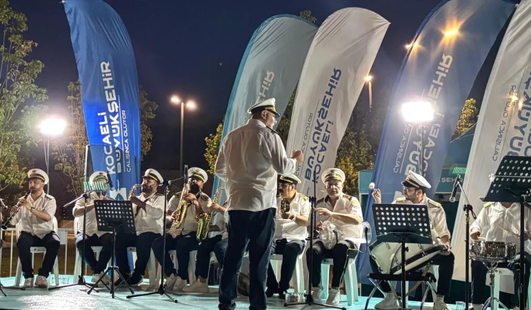 Kocaeli'de Derince Sağlıklı Yaşam Parkı’nda müzik dolu akşam