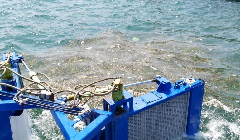 Bursa Büyükşehir'den deniz temizliği