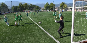 Geleceğin futbolcuları Osmangazi’de sahaya çıktı