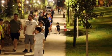 Kayseri Talas'ta millet açılmadan bahçesine akın etti