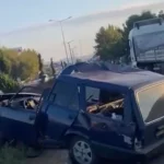 Düzce'de otomobil tıra çarptı!