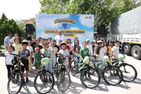 Konya'da 'Güle oynaya camiye gel' sevindirdi