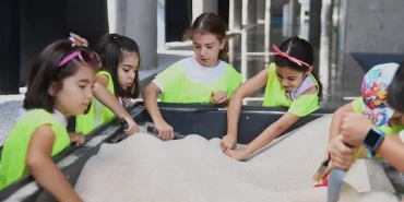 Minik arkeologlar Bursa'nın tarihi mekanlarını gezdi